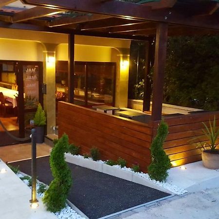 Villa Cezar Kaštel Lukšić Zewnętrze zdjęcie