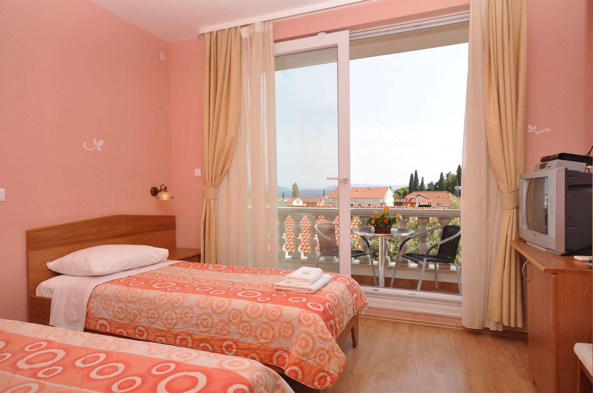 Villa Cezar Kaštel Lukšić Zewnętrze zdjęcie